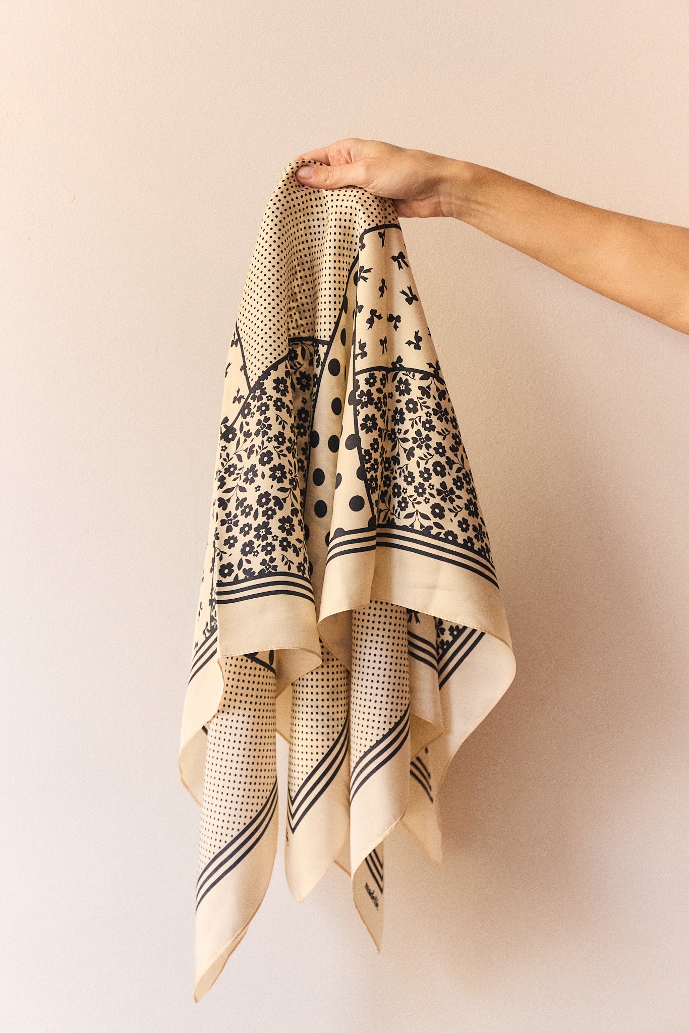 Patchwork silk scarf ecru / available soon