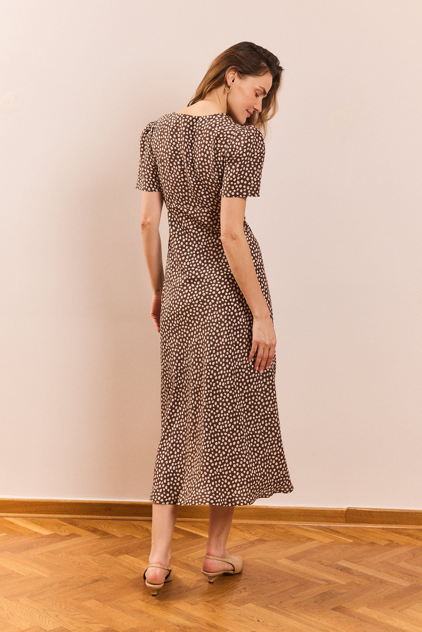 Sukienka Leonia brązowa