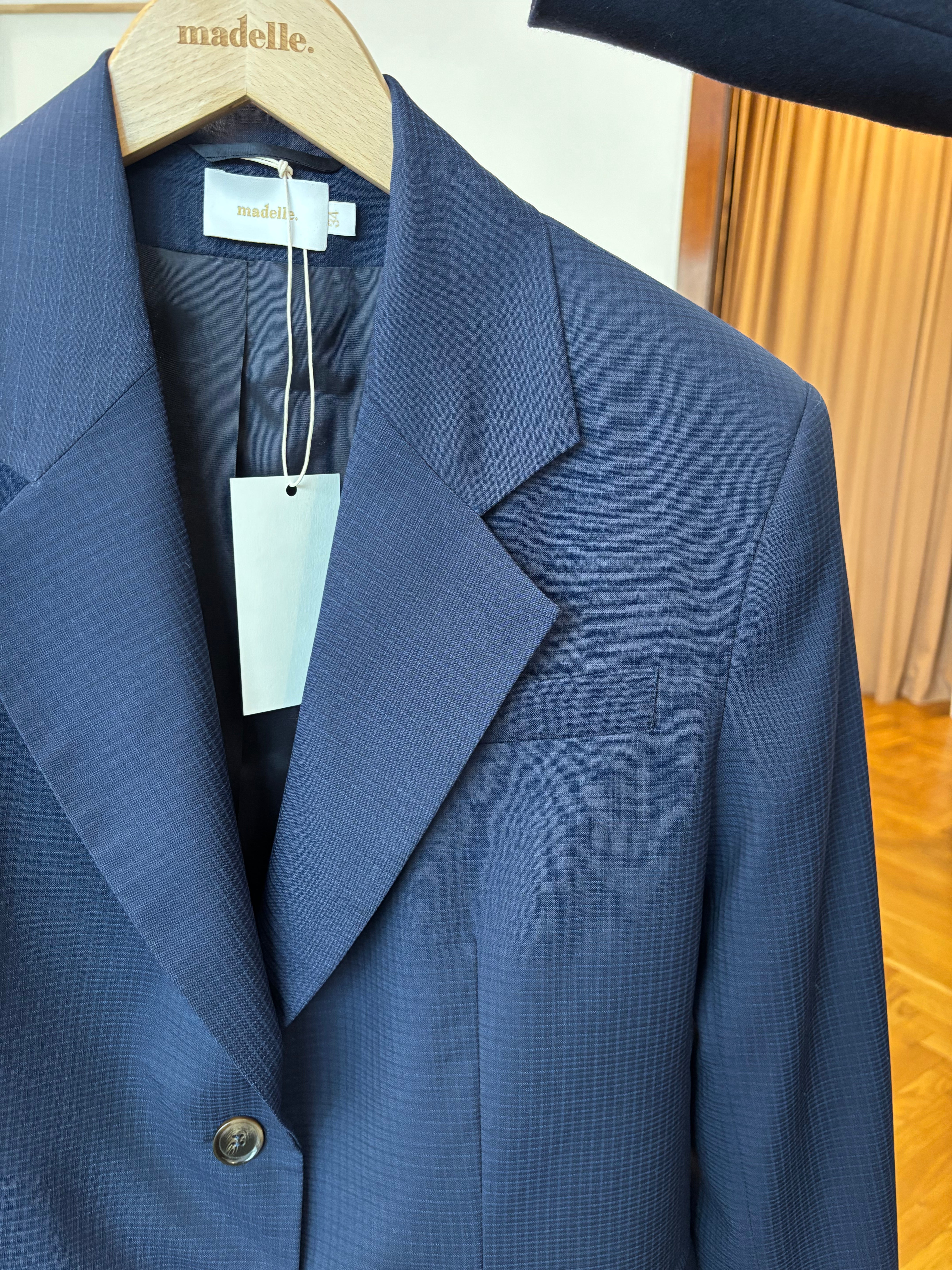 Marynarka z wełny szafirowo-granatowa