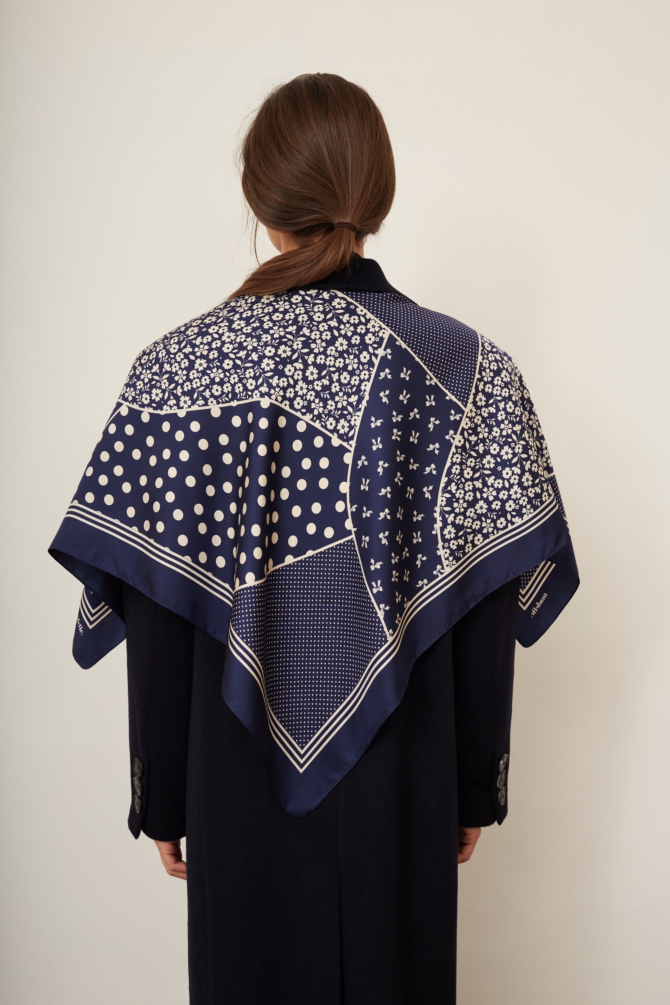 Jedwabna chusta Patchwork granatowa